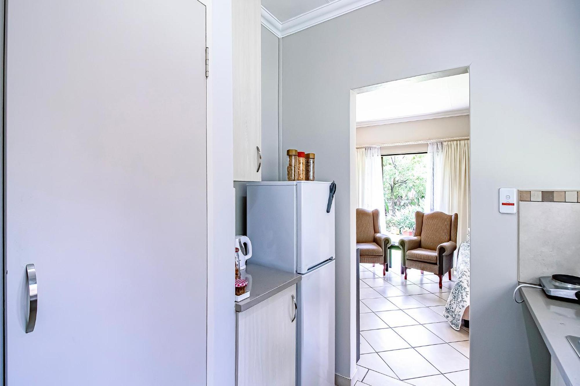 Leozet Self Catering Apartment Pretoria Ngoại thất bức ảnh