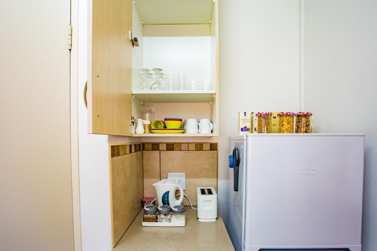 Leozet Self Catering Apartment Pretoria Ngoại thất bức ảnh